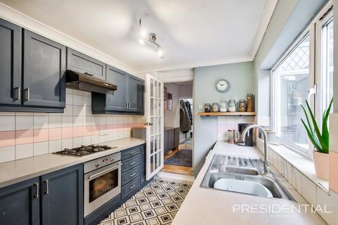 2 bedroom terraced house for sale, Walthamstow E17