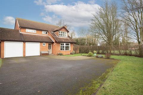 4 bedroom detached house for sale, Patrick Way, Aylesbury HP21