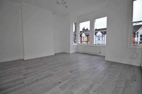 4 bedroom flat to rent, St. Johns Avenue, London NW10