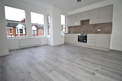 4 bedroom flat to rent, St. Johns Avenue, London NW10