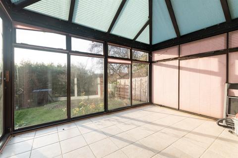 10 Mill Road, Rochester, ME2 3BT