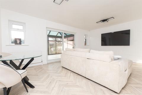 10 Mill Road, Rochester, ME2 3BT