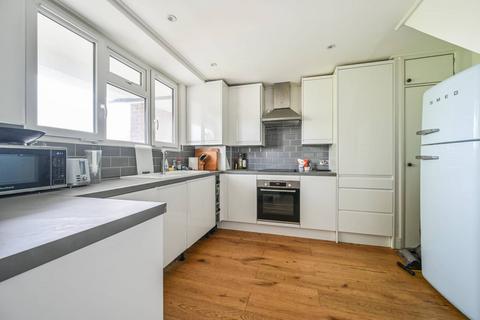 3 bedroom maisonette for sale, Coles Court, Trott Street, Battersea, London, SW11