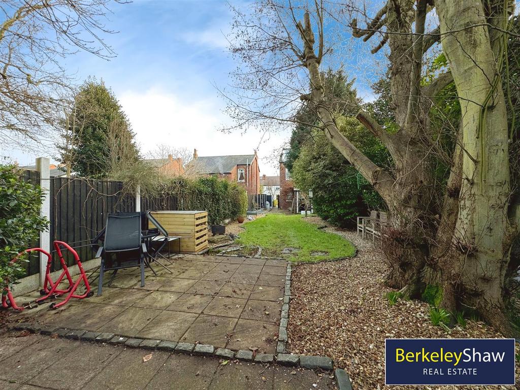 Rear garden to house