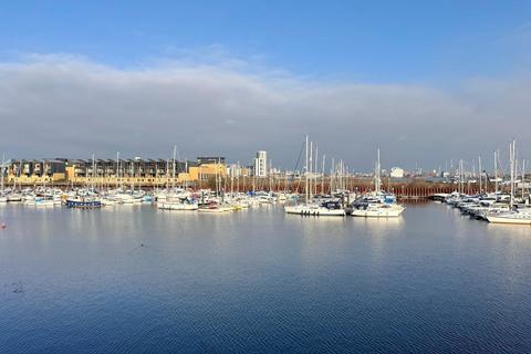 Marconi Avenue, Penarth Marina