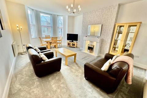 2 bedroom flat for sale, Avenue Victoria, Scarborough