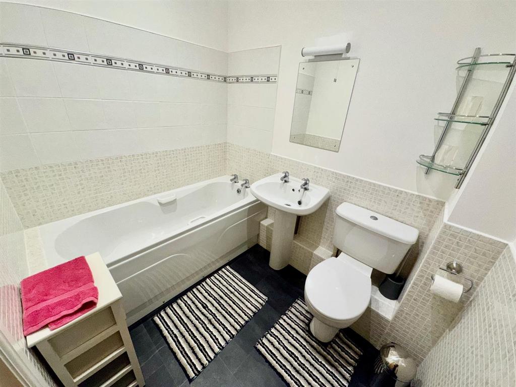 Bathroom main.jpg
