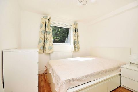 2 bedroom flat to rent, Sherston Court, Finsbury, London, WC1X