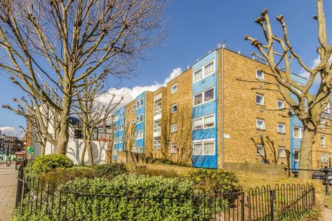 2 bedroom flat to rent, Sherston Court, Finsbury, London, WC1X