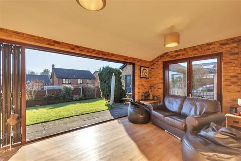 4 bedroom detached house for sale, Hampton Rise, Oswestry, SY11