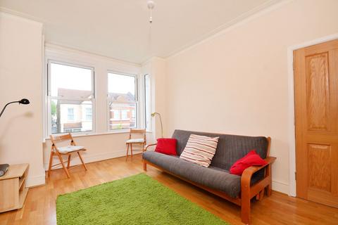 2 bedroom flat to rent, Drayton Gardens, West Ealing, London, W13