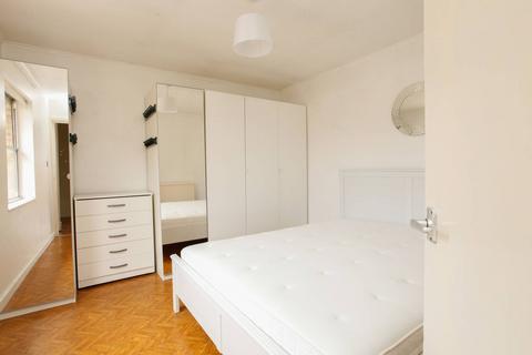 1 bedroom flat to rent, Collinson Walk, Southwark, London, SE1