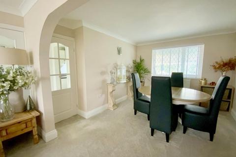 93 Barnoldby Road, Waltham, Grimsby, DN37 0DR