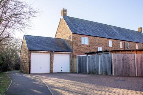 4 bedroom semi-detached house for sale, Darby Close, Bloxham, OX15