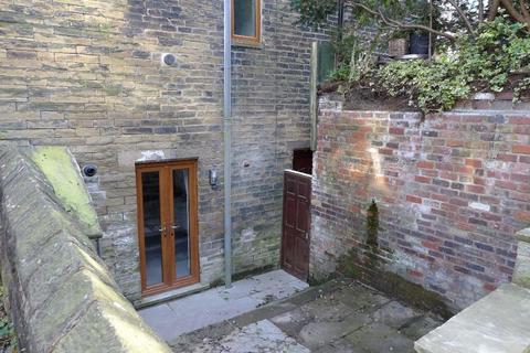 2 bedroom end of terrace house to rent, Pellon Street, Todmorden, OL14