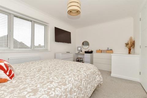 4 Bridgeside, Deal, CT14 9SS