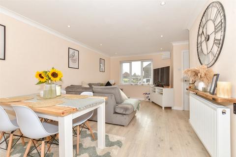 4 Bridgeside, Deal, CT14 9SS