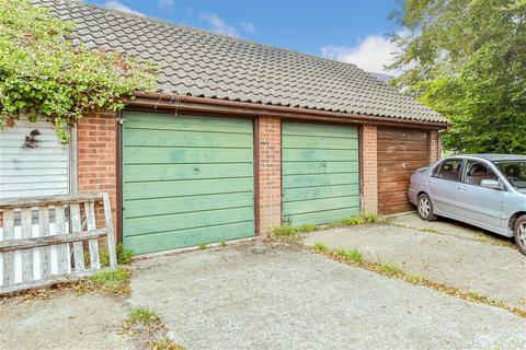 4 Bridgeside, Deal, CT14 9SS