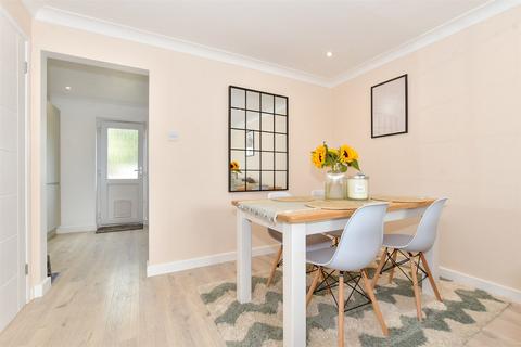 4 Bridgeside, Deal, CT14 9SS