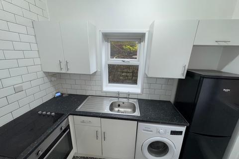 2 bedroom terraced house to rent, Garden Place, Darlington DL3