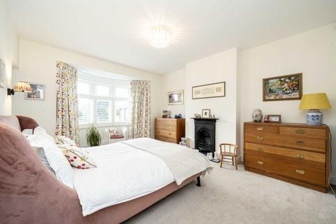 4 bedroom semi-detached house for sale, Lawford Road, London W4