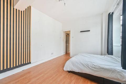 Studio to rent, Orsett Terrace, Paddington, London, W2