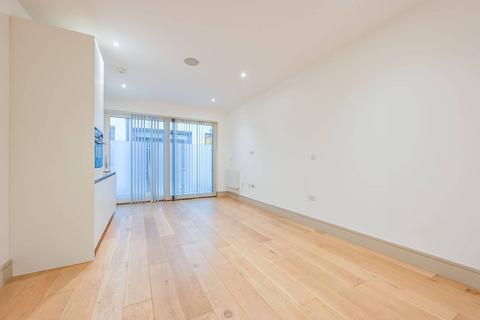 Studio to rent, Zenith House, Tottenham, London, N15