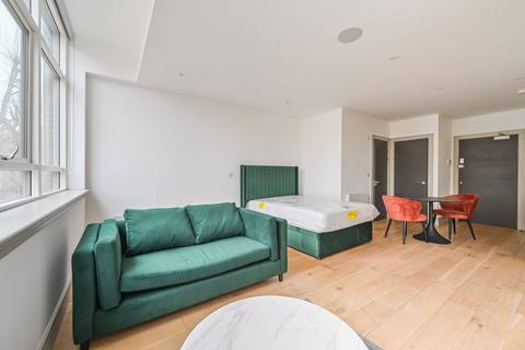 Studio to rent, Zenith House, Tottenham, London, N15