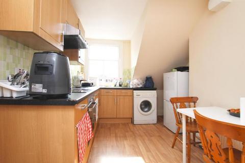 2 bedroom flat to rent, Cromwell Road, Bristol BS6