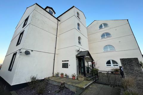 2 bedroom apartment for sale, West Strand, Whitehaven CA28