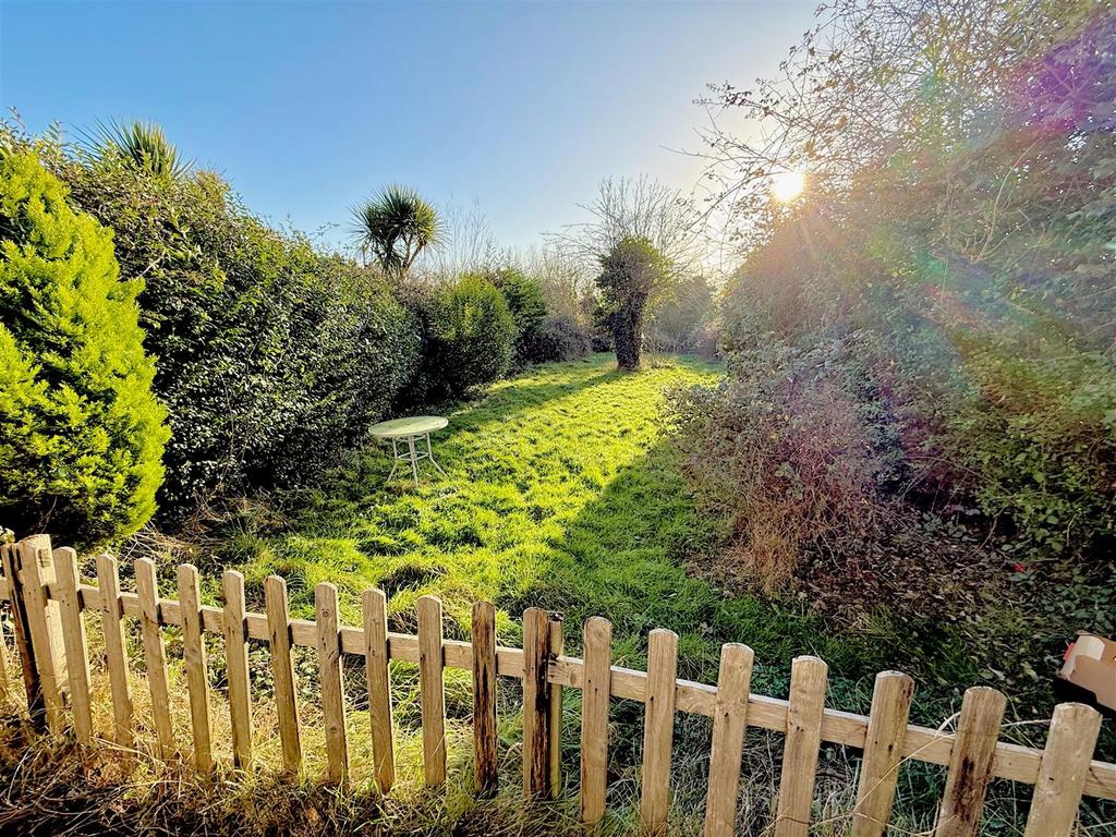 41287 - 10 Church Road Garden.jpg