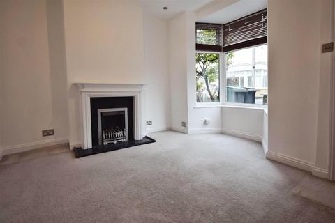 2 bedroom terraced house to rent, Queens Road, London