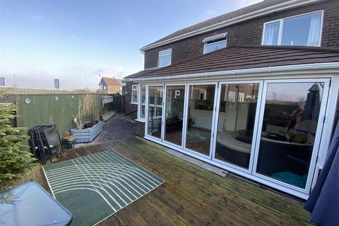 5 bedroom semi-detached house for sale, St. Ronans Drive, Seaton Sluice, Whitley Bay