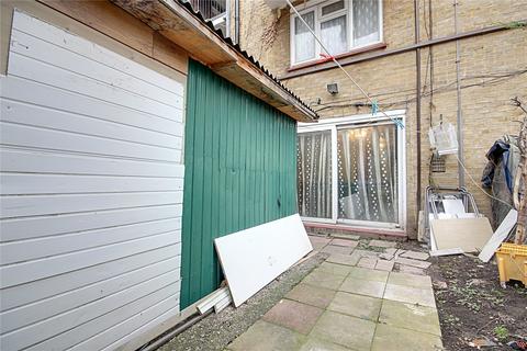 2 bedroom maisonette for sale, West Close, London, N9