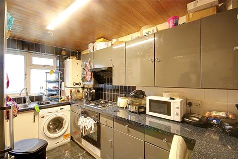 2 bedroom maisonette for sale, West Close, London, N9