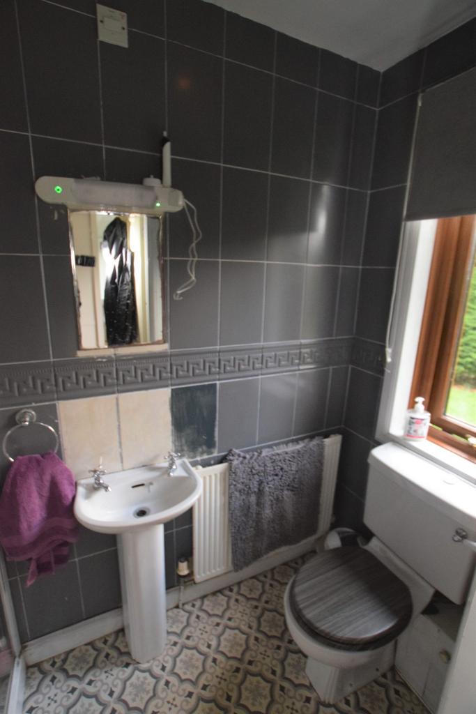 Loganbrae, Loganbarns Road, Dumfries, DG1 4 BZ - Gr