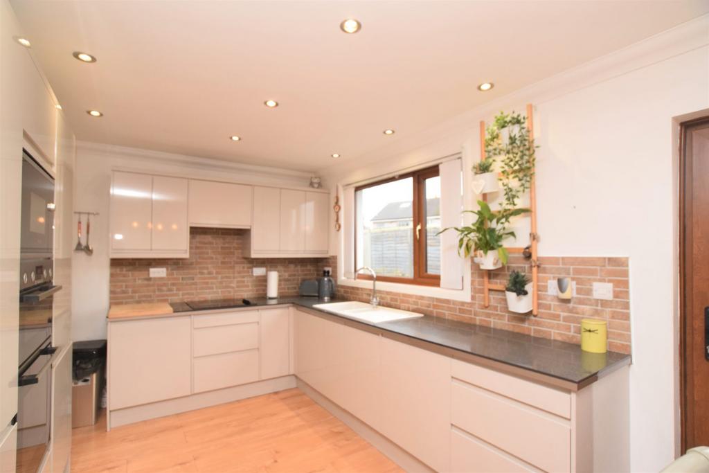 Loganbrae, Loganbarns Road, Dumfries, DG1 4 BZ - Gr