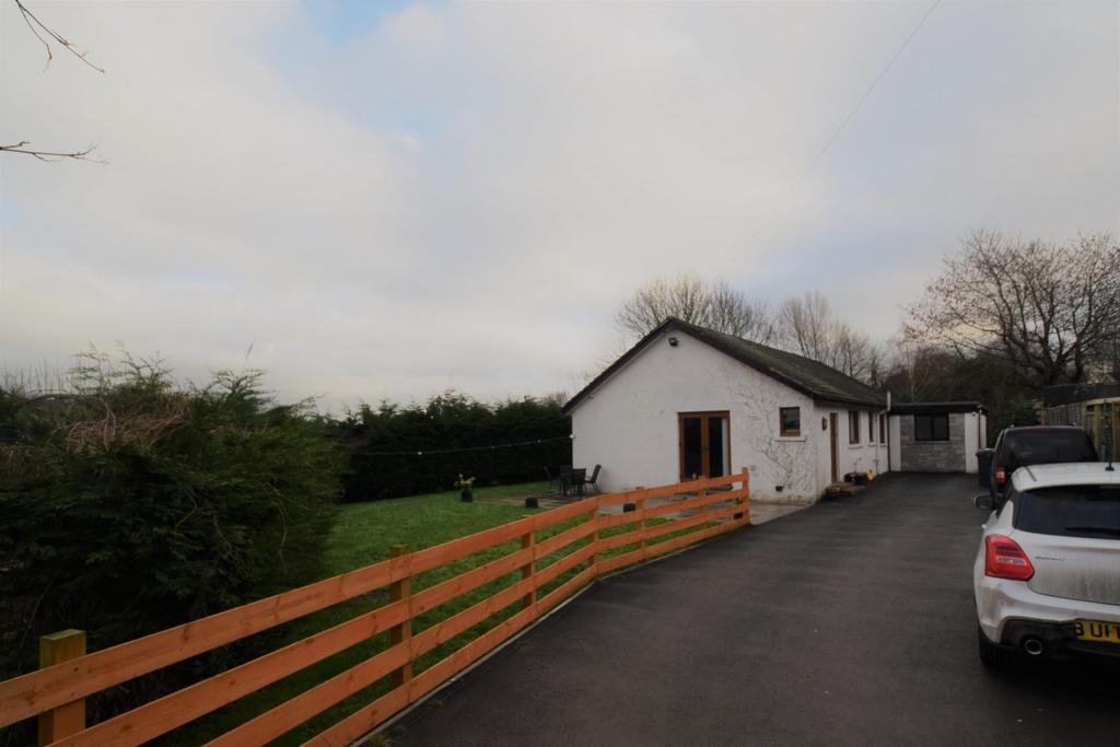 Loganbrae, Loganbarns Road, Dumfries, DG1 4 BZ - Gr