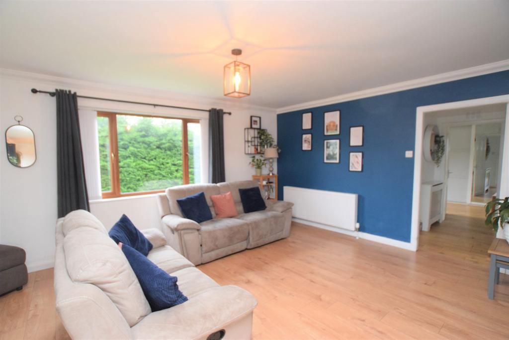Loganbrae, Loganbarns Road, Dumfries, DG1 4 BZ - Gr