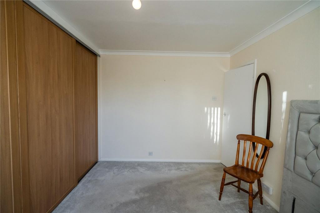 Bedroom 1 (2)