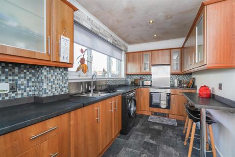 2 bedroom end of terrace house for sale, Wilton Road, Carluke