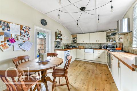 2 bedroom maisonette for sale, Birchanger Road, South Norwood