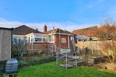 2 bedroom detached bungalow for sale, Stirling Crescent, Totton SO40