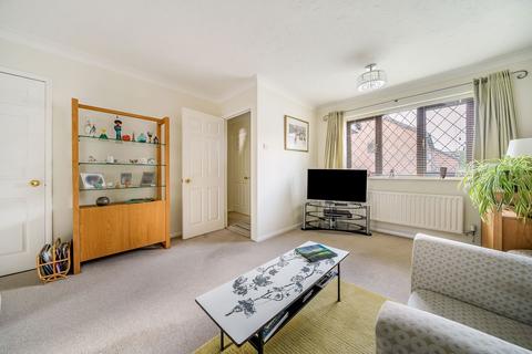 12 Eton Close, Basingstoke, RG22 4YE