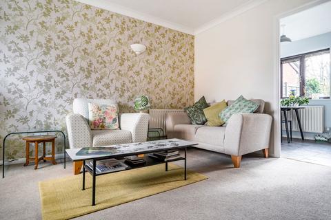 12 Eton Close, Basingstoke, RG22 4YE