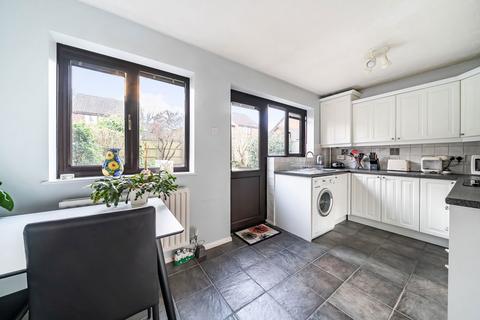 12 Eton Close, Basingstoke, RG22 4YE