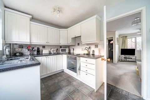 12 Eton Close, Basingstoke, RG22 4YE