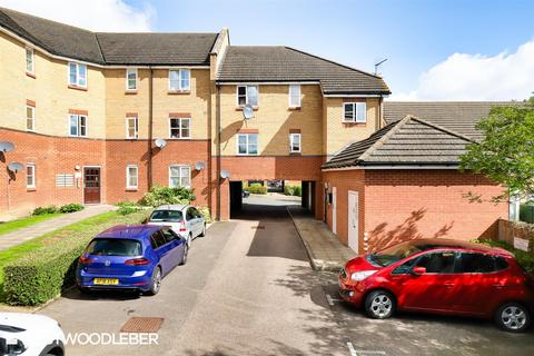 2 bedroom apartment for sale, Plomer Avenue, Hoddesdon EN11