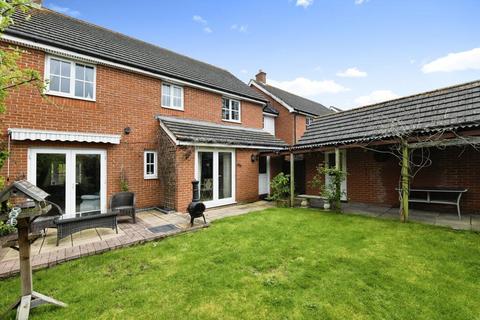 5 bedroom link detached house for sale, Baden Powell Close, Great Baddow, Chelmsford