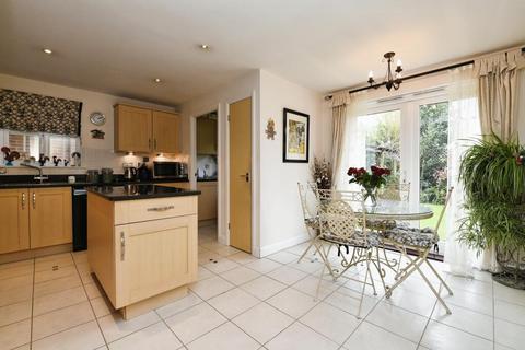 5 bedroom link detached house for sale, Baden Powell Close, Great Baddow, Chelmsford